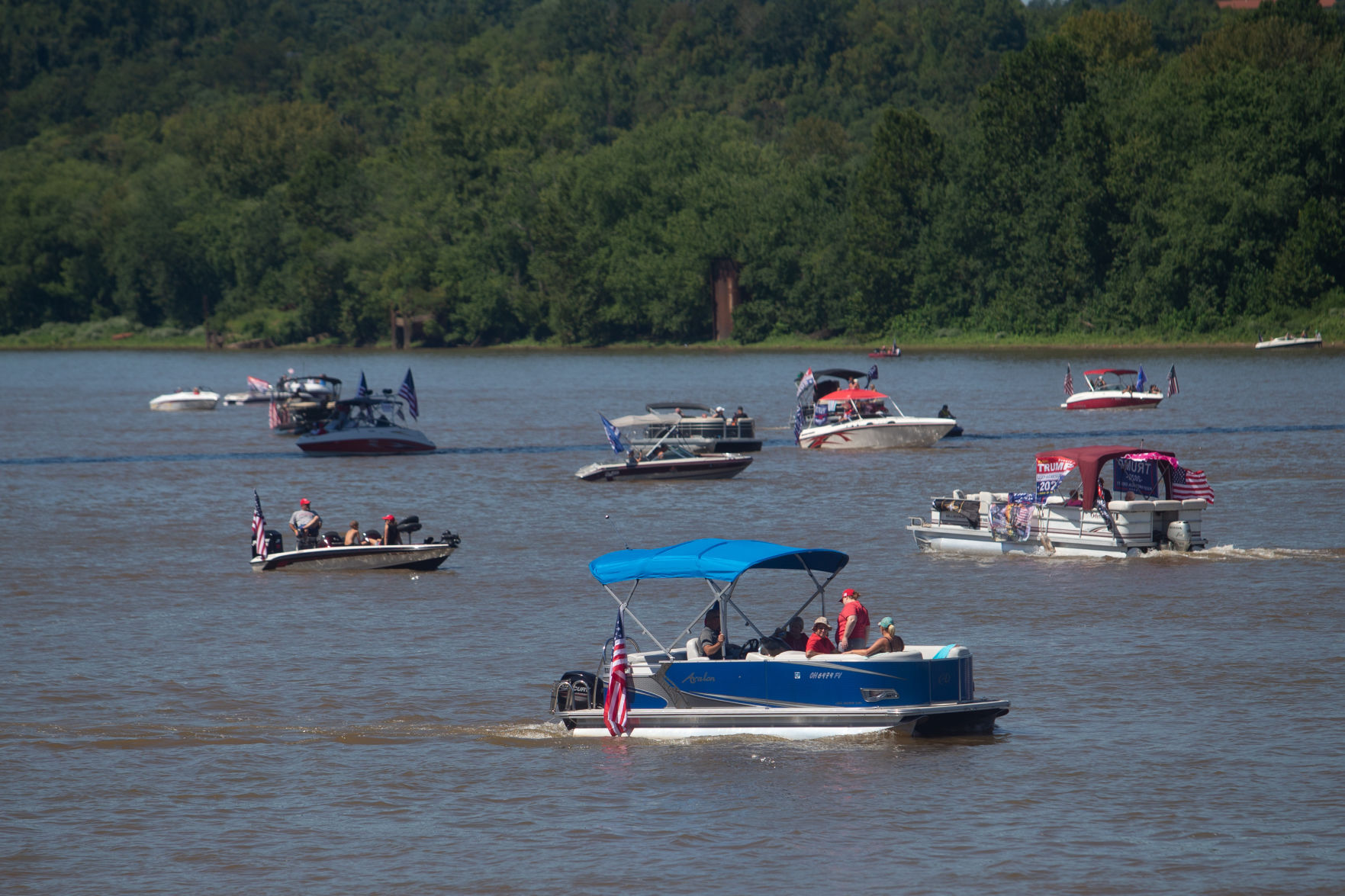 20200906_trumpboats